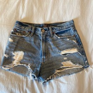 A&F Annie High Rise Distressed Jean Short